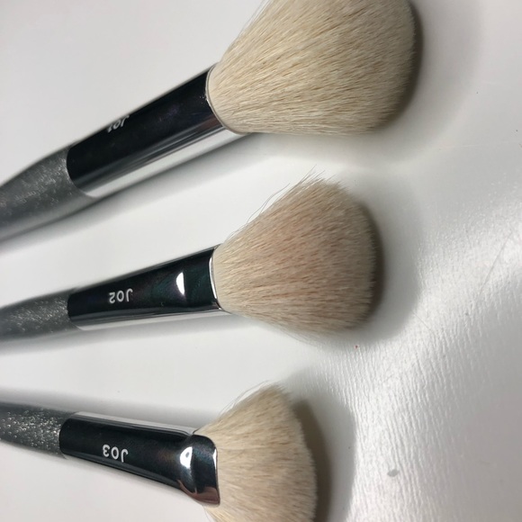 Jaclyn Cosmetics Other - Jaclyn Cosmetics Bring the Light Brush Trio